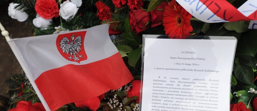 15 sierpnia, w Święto Wojska Polskiego, zaapelowałem - w imieniu Porozumienia Organizacji Kombatanckich i Niepodległościowych w Krakowie - do Prezydenta RP Andrzeja Dudy o uhonorowanie śp. pułkownika Ryszarda Kuklińskiego awansem generalskim i Orderem Orła Białego, sugerując jako najlepszą datę tegoroczne Święto Niepodległości 11 Listopada.