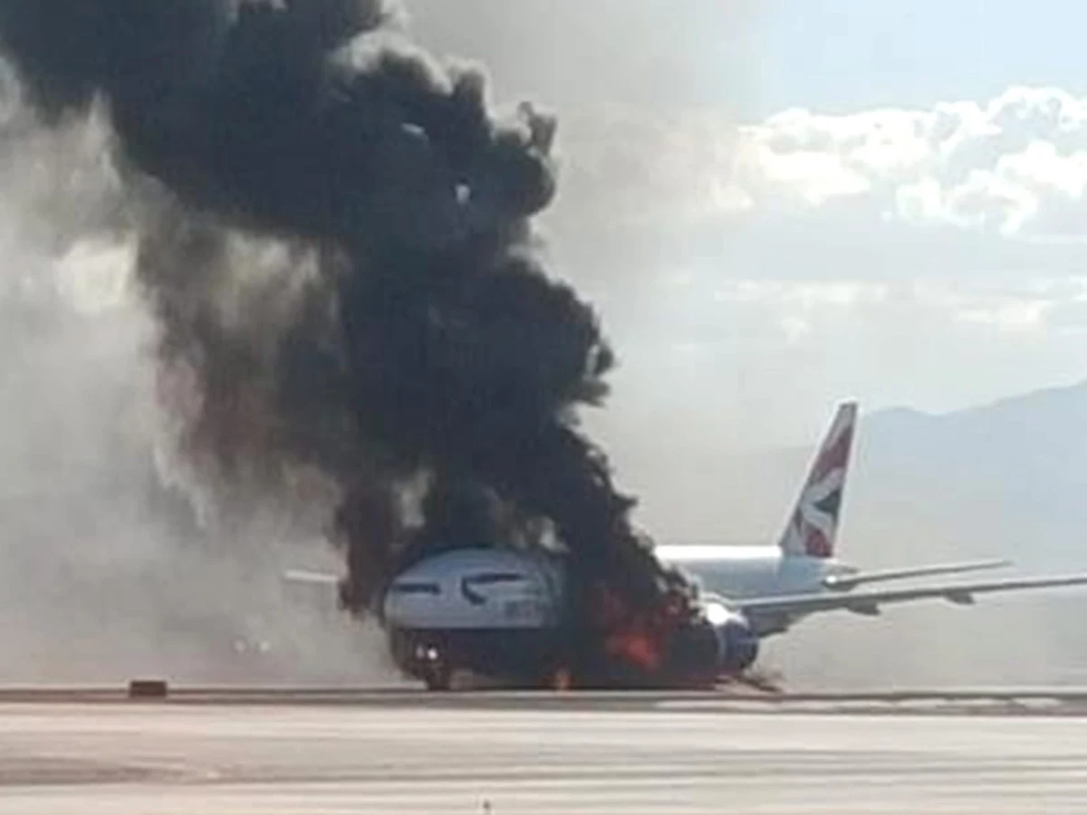Samolot pasażerski linii British Airways zapalił się podczas kołowania na lotnisku w Las Vegas. Konieczna była ewakuacja pasażerów i członków załogi z pokładu - poinformowała amerykańska Federalna Agencja Lotnictwa (FAA).