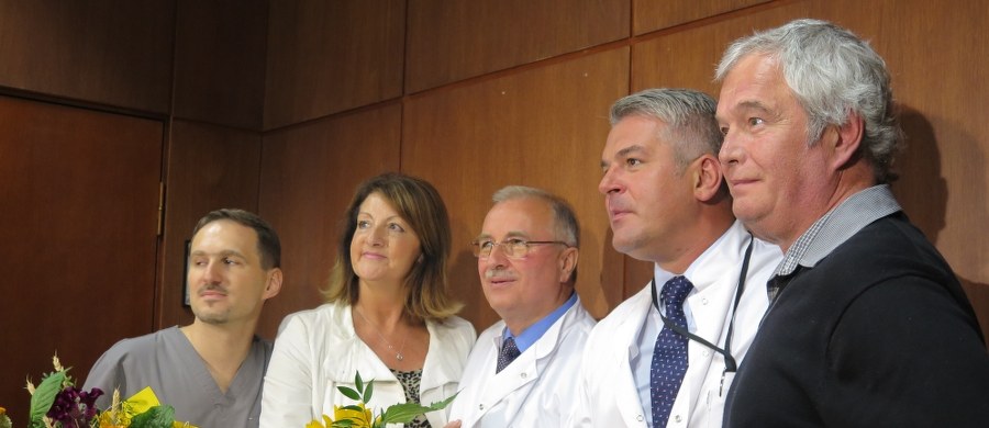 Gary Walling, 62-letni kierowca ciężarówki ze Szkocji, przyjechał do Polski z całą rodziną, żeby podziękować krakowskim lekarzom za drugie życie. W zeszłym roku przyleciał do Krakowa turystycznie, w przeddzień powrotu do kraju nagle na ulicy z powodu nadciśnienia tętniczego pękła mu aorta piersiowa. Gary trafił wtedy do Krakowskiego Szpitala Specjalistycznego im. Jana Pawła II.