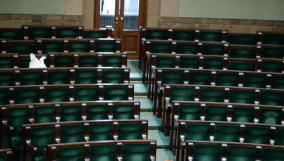 Sondaż: Spora przewaga PiS-u nad PO. Do Sejmu wszedłby jeszcze ruch Kukiz'15