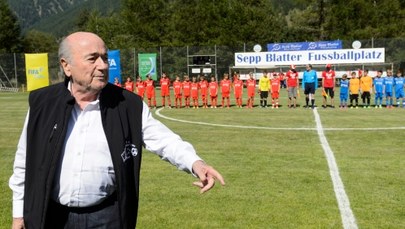 Szef FIFA w coraz wiekszych tarapatach. Sprzedał prawa telewizyjne poniżej ceny rynkowej