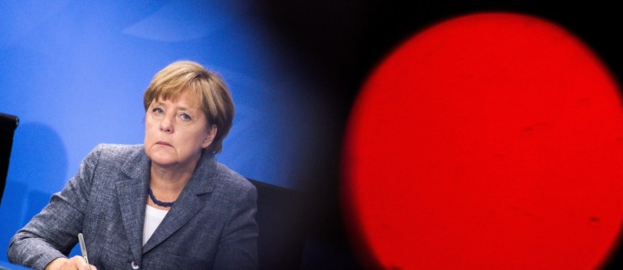 Szczyt Unii Europejskiej będzie w interesie Niemiec. Tusk zdecydował, że spotkanie unijnych przywódców odbędzie się w środę 23 września. Dla Polski to najgorszy z możliwych terminów. Najlepszy natomiast dla kanclerz Angeli Merkel, która potrzebuje sukcesu w sprawie uchodźców i poprawy wizerunku nadszarpniętego pochopnymi słowami o otwartych granicach. Merkel będzie chciała ogłosić w Brukseli zgodę UE na rozmieszczenie w jej krajach 120 tys. uchodźców. I najlepiej, żeby to było obowiązkowe. Jest więc dodatkowa presja. 