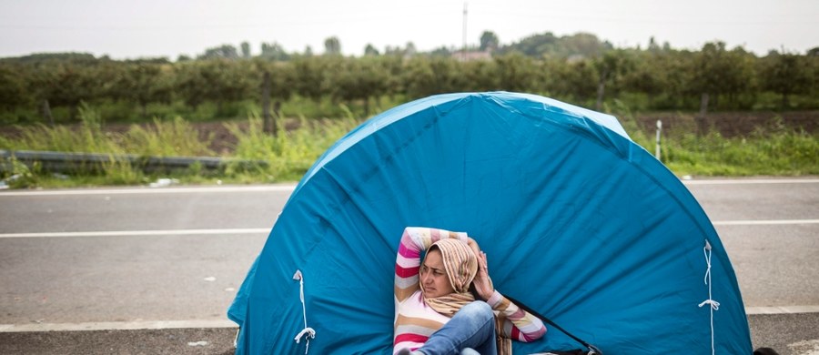 Luksemburg, który w tym półroczu przewodniczy pracom Unii Europejskiej, grozi, że w przyszły wtorek na spotkaniu unijnych ministrów spraw wewnętrznych użyje "bomby atomowej". Jeżeli nie dojdzie do porozumienia na spotkaniu unijnych ministrów spraw wewnętrznych w sprawie rozdziału 120 tysięcy uchodźców, Luksemburg gotowy jest doprowadzić do głosowania. A to właśnie w żargonie eurokratów oznacza "bombę atomową", czyli ostateczność, broń, której się prawie nigdy nie używa.