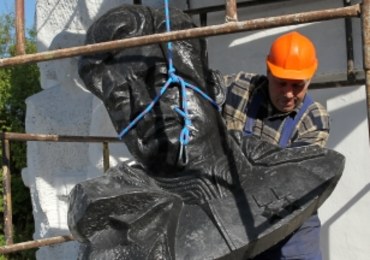 Rosjanie o demontażu pomnika generała Armii Czerwonej: To barbarzyństwo