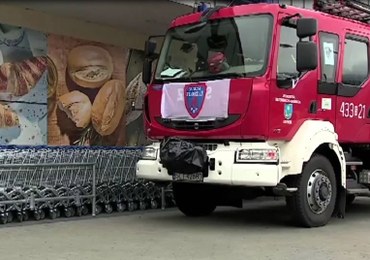 Ewakuacja klientów dyskontu w Ustroniu. Klientkę ugryzł pająk
