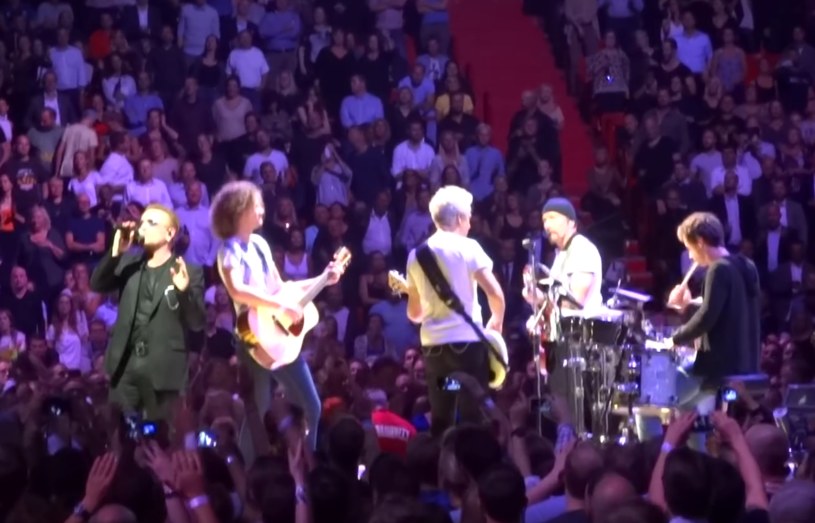 Podczas koncertu U2 w Sztokholmie (17 września) dwóm Polakom udało się zagrać z muzykami legendarnej grupy w utworze "Angel of Harlem".