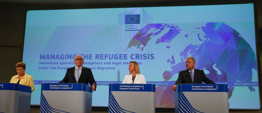 KE podjęła decyzje o 40 postępowaniach o naruszenie bądź niewdrażanie unijnych zasad azylowych wobec 19 krajów UE, w tym wobec Polski. Informację przekazał wiceprzewodniczący Komisji Europejskiej Frans Timmermans.