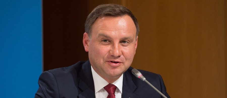 Szefowa MSW Teresa Piotrowska nie pojawiła się we wtorek u prezydenta. Andrzej Duda zapraszał ją do siebie na godzinę 17. Chciał porozmawiać o ustaleniach wczorajszego spotkania ministrów spraw wewnętrznych krajów Unii, na którym zapadły ustalenia dotyczące rozdziału uchodźców w państwach członkowskich.