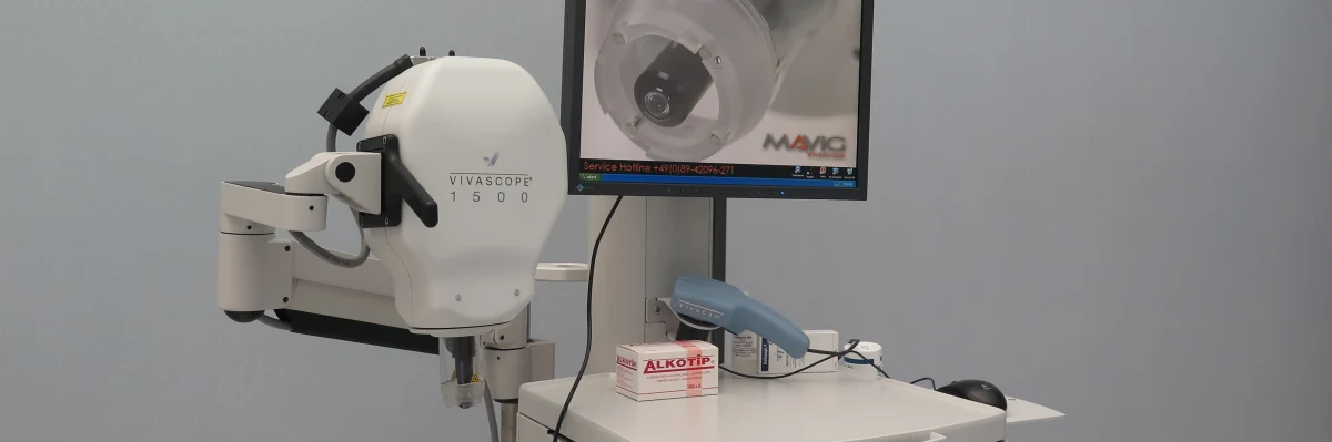 Zredukowaliśmy prawie o połowę liczbę niepotrzebnych wycięć - mówią przedstawiciele jednego z centrów medycznych w Krakowie, które od miesiąca korzysta z nowoczesnej metody wykrywającej czerniaka i inne nowotwory skóry. Placówka przeprowadza badania za pomocą mikroskopu konfokalnego, dotychczas używanego jedynie do celów naukowych. 