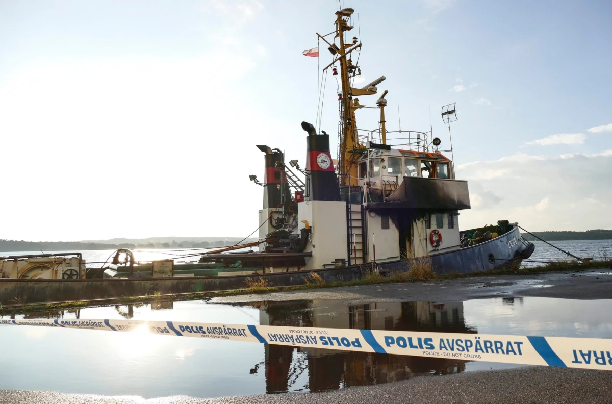 4 polskich marynarzy zginęło, a 3 zostało poszkodowanych w pożarze holownika Zeus - podają szwedzkie władze. Informację potwierdziła reporterka RMF FM, Aneta Łuczkowska. Należący do szczecińskiego Zakładu Usług Żeglugowych statek stał w porcie w Solvesborg w Szwecji. 