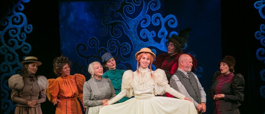 Inscenizacja „Ani z Zielonego Wzgórza” na podstawie powieści Lucy Maud Montgomery otworzy 71. sezon w krakowskim Teatrze Groteska. Premiera w najbliższy piątek.