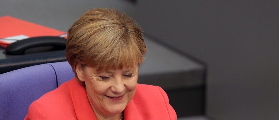 Niemiecki rząd zwiększy znacznie fundusze na pomoc dla uchodźców. Od przyszłego roku kraje związkowe (landy) otrzymają z budżetu centralnego miesięcznie 670 euro na każdego imigranta" - poinformowała kanclerza Angela Merkel w czwartek w Berlinie.