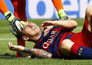 Leo Messi ma problemy z kolanem. Nie będzie grał przez dwa miesiące?