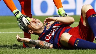 Leo Messi ma problemy z kolanem. Nie będzie grał przez dwa miesiące?