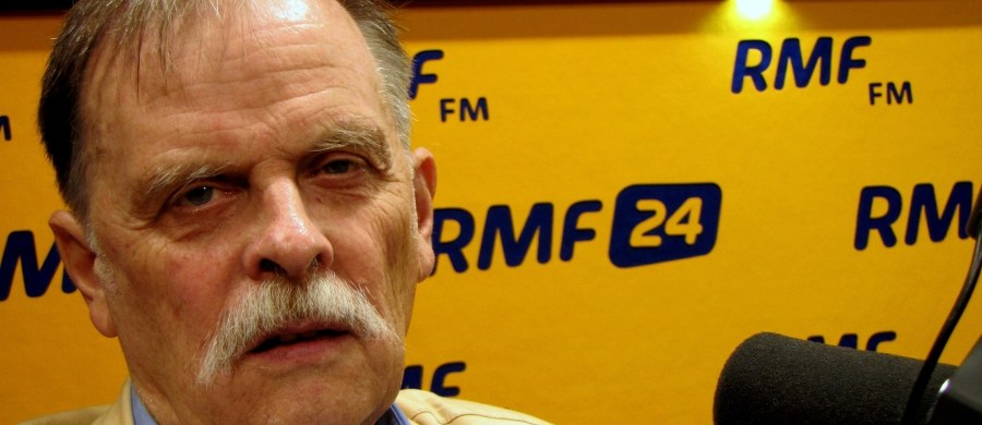 "W Warszawie będzie opracowany cały program integracyjny dotyczący uchodźców. Będzie nakierowany nie tylko na uchodźców, którzy przyjeżdżają, ale również na społeczności, szkoły i nauczycieli. W dwie strony" - mówi gość programu "Danie do Myślenia" w RMF Classic prof. Paweł Boski, psycholog kulturowy z Uniwersytetu SWPS. "Wiele spraw dotyczących codziennych relacji międzyludzkich to są rzeczy, które inaczej tam wyglądają, ale do tego będą specjaliści" - zaznacza. Zdaniem gościa RMF Classic "łatwiej dojść do porozumienia między katolikiem a muzułmaninem, niż między ateistą a muzułmaninem". "Naskórkowo wygląda to kiepsko, ale jak człowiek zostanie wchłonięty w krąg rodzinno-przyjacielski, to jest już w domu" - uważa prof. Paweł Boski. 