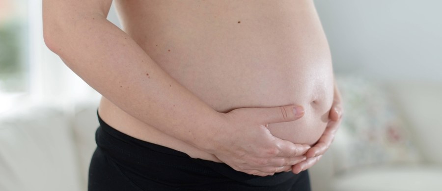 W Wielkiej Brytanii rośnie liczba kobiet, które zachodzą w ciążę, mimo że nigdy nie miały partnera seksualnego. Wszystko dzięki procedurze in vitro, której mogą się poddać nawet będąc dziewicami. O sprawie pisze "The Independent".
