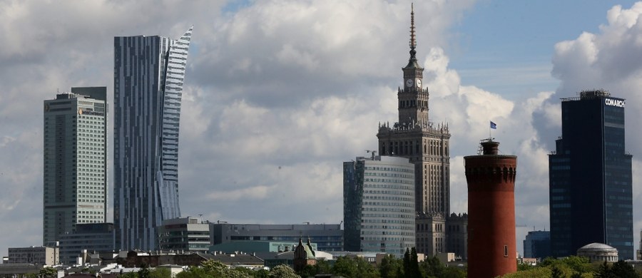 "Pomysł utworzenia po wygranych wyborach województwa warszawskiego uważam za absurdalny i szkodliwy. To czysta gra wyborcza" – tak marszałek Mazowsza Adam Struzik skomentował inicjatywę Prawa i Sprawiedliwości. Partia Jarosława Kaczyńskiego proponuje utworzenie dwóch nowych województw: warszawskiego i środkowopomorskiego.