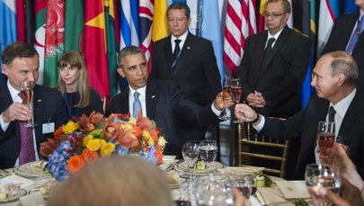 Język dyplomacji - od historycznego przywitania po wspólny obiad Dudy, Obamy i Putina