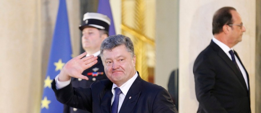 Ukraiński prezydent Petro Poroszenko zadeklarował swój "ostrożny optymizm" co do rezultatów przeprowadzonych w piątek w Paryżu rozmów przywódców krajów tzw. formatu normandzkiego, czyli Niemiec, Francji, Ukrainy i Rosji, w sprawie uregulowania sytuacji w Donbasie. Jak jednocześnie zaznaczył, tamtejszy konflikt - który określił jako wojnę - zakończy się dopiero wraz z uwolnieniem ostatniej części terytorium Ukrainy.