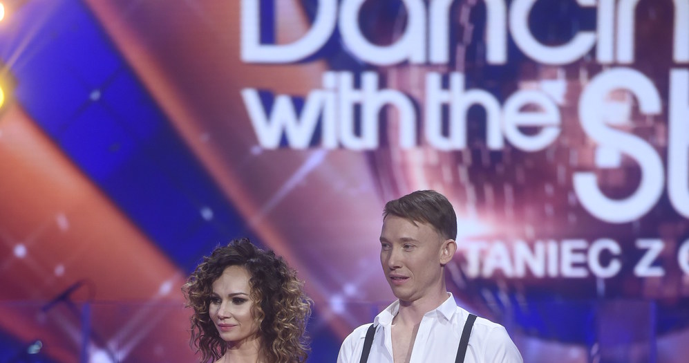 Rafał Mohr i Nina Tyrka odpadlii w czwartym odcinku "Dancing with the Stars. Tańca z Gwiazdami". Najlepsi na parkiecie byli po raz kolejny Ewelina Lisowska i Tomasz Barański.