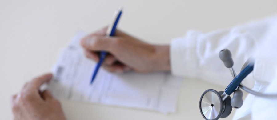 ZUS kwestionuje średnio co dziesiąte zwolnienie lekarskie. W 2014 r. wystawiono niemal 19 mln zwolnień, do końca sierpnia tego roku już 13 mln – informuje „Gazeta Wyborcza”. Okazuje się, że zwolnienia lekarskie można także kupować w internecie – koszt to od 50 do 200 zł.