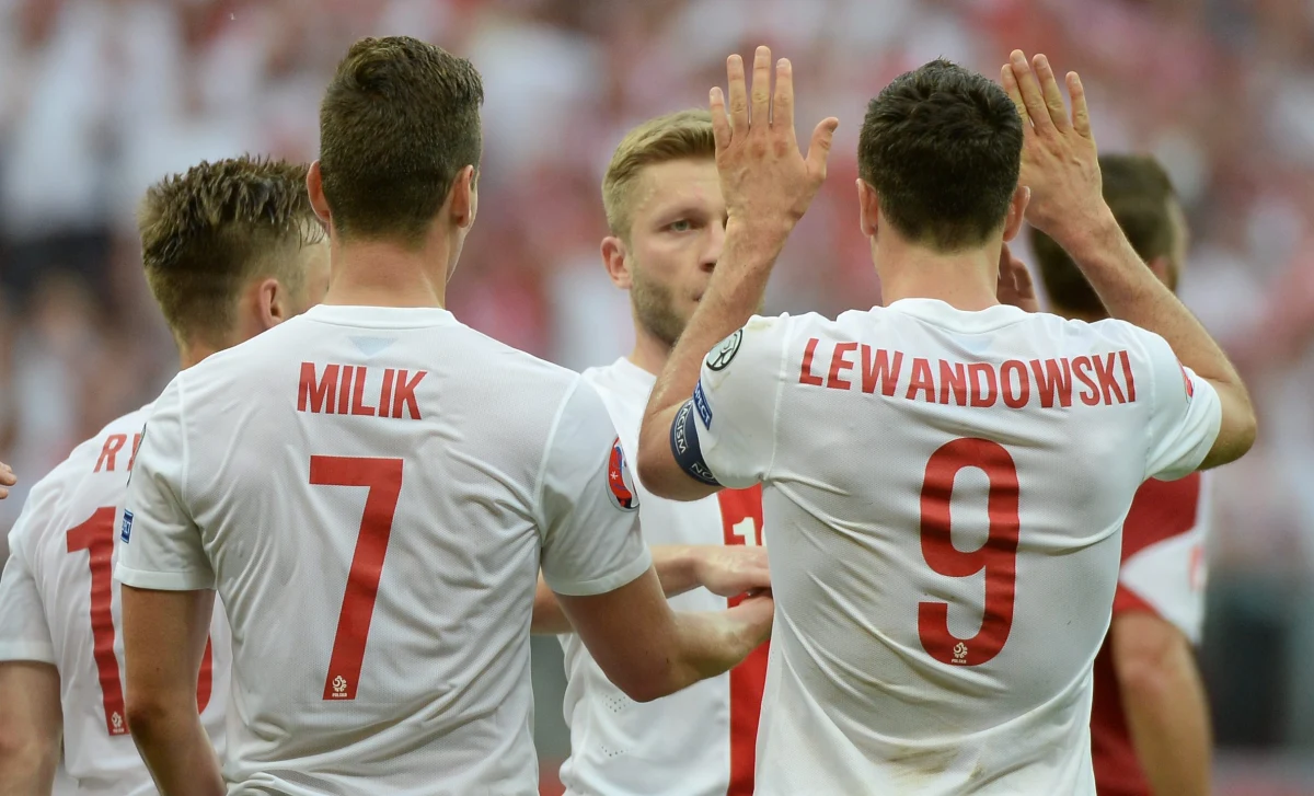 Poważne osłabienie piłkarskiej kadry na finiszu eliminacji Euro 2016. W ostatnim meczu trener Adam Nawałka nie będzie mógł skorzystać z Arkadiusza Milika, Macieja Rybusa i Tomasza Jodłowca. Cała trójka jest kontuzjowana.