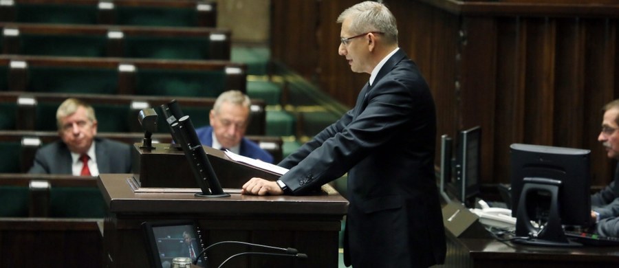 W Kontrwywiadzie RMF FM marszałek Sejmu Małgorzata Kidawa-Błońska pytana, czy pozostając na stanowisku Krzysztof Kwiatkowski nie naraża tej instytucji na szwank, odpowiedziała: Na pewno to nie jest dla niej dobre, ale tę decyzję musi podjąć sam Krzysztof Kwiatkowski. Czy Waszym zdaniem prezes NIK w związku ze śledztwem prowadzonym przez katowicką prokuraturę powinien zrezygnować ze stanowiska?  