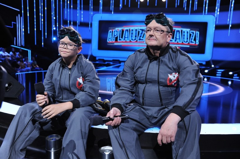 W piątym odcinku "Aplauz, aplauz" opuścili Krzysztof Kulczyński i jego syn Mateusz, którzy występy w programie dedykowali niepełnosprawnej matce chłopca. 