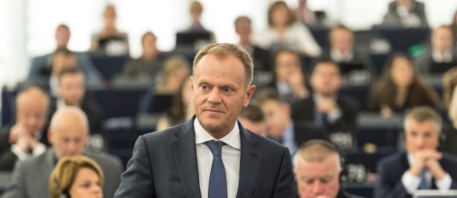 Donald Tusk cenzorem zachowania państw Unii w sprawie uchodźców. Szef Rady Europejskiej w bezprecedensowy sposób napiętnował te kraje Wspólnoty, które mają odmienną wizję problemu azylantów. Chodzi o Węgry i Słowację oraz Grecję i Włochy.