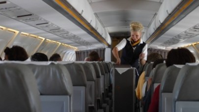 Stewardesa dorabiała jako prostytutka. Klientów przyjmowała w toalecie