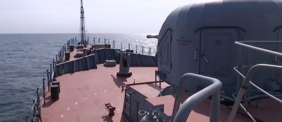Cztery z rosyjskich pocisków manewrujących, wystrzelonych w środę na Syrię z okrętów wojennych na Morzu Kaspijskim, spadły w trakcie przelotu nad Iranem na jego terytorium - poinformowały władze USA.