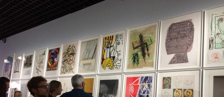 "Picasso.mania" to wielka, choć nietypowa, wystawa w paryskim zabytkowym pałacu ekspozycyjnym Grand Palais, która robi istną furorę we francuskiej stolicy. Ponad stu arcydziełom Pabla Picassa towarzyszy blisko pół tysiąca prac innych sławnych artystów, którzy w rozmaity sposób składają hołd temu gigantowi sztuki współczesnej.