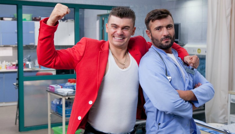 W serialu "Szpital" pojawił się discopolowy gwiazdor Tomasz Niecik, znany z przeboju "Cztery osiemnastki".