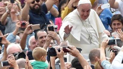 Papież przeprasza za skandale w Watykanie
