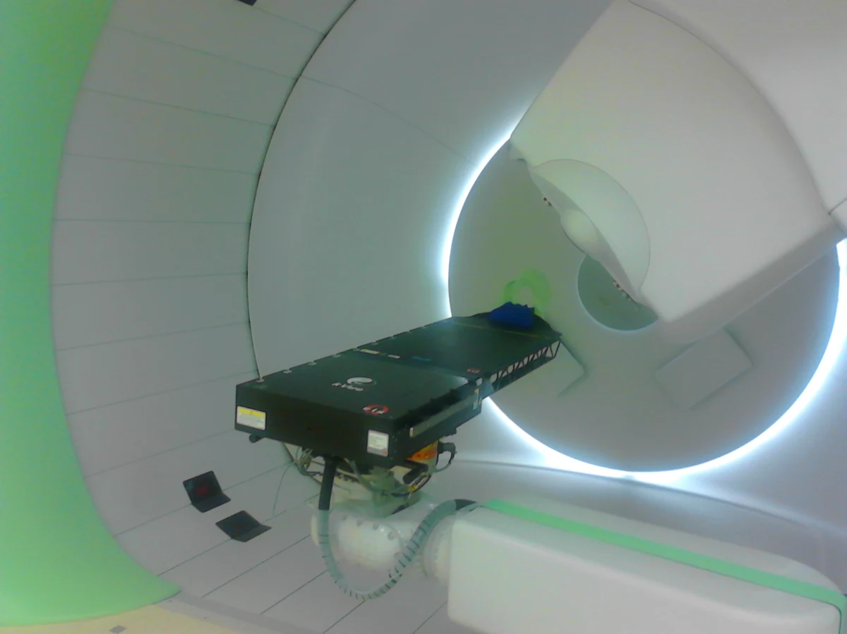 W Krakowie, w Instytucie Fizyki Jądrowej PAN otwarto właśnie Centrum Cyklotronowe. "To wielki postęp w leczeniu nowotworów" - mówi profesor Jerzy Jakubowicz, dyrektor krakowskiego oddziału Centrum Onkologii. To pierwszy taki ośrodek w Polsce i jeden z najnowocześniejszych na świecie.