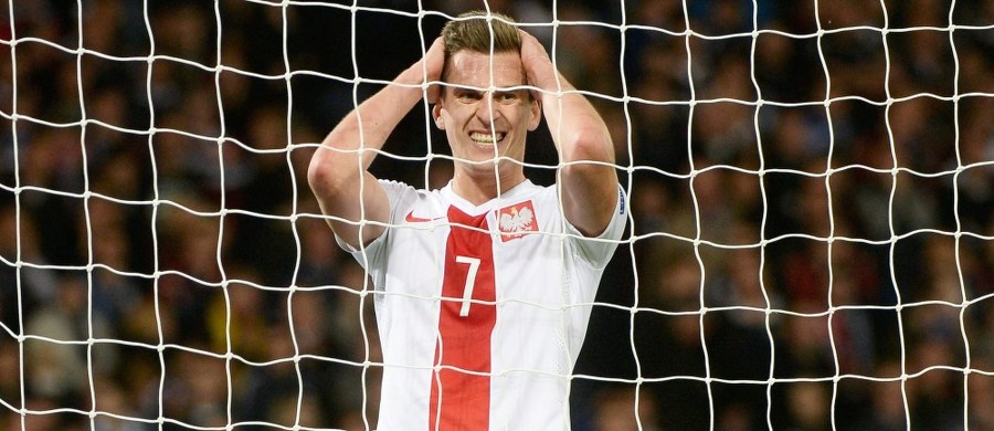 FC Barcelona jest zainteresowana Arkadiuszem Milikiem - donoszą media w Hiszpanii. Wieści brzmią sensacyjnie, ale rzeczywiście wysłannicy Dumy Katalonii mają pojawić się na najbliższym meczu Ajaksu Amsterdam w Lidze Europejskiej. Trzeba jednak pamiętać, że rywalem holenderskiej drużyny będzie Fenerbahçe Stambuł - a kilka dni temu hiszpańskie media donosiły, że Barcelona interesuje się zawodnikiem tureckiej ekipy, Robinem van Persiem.