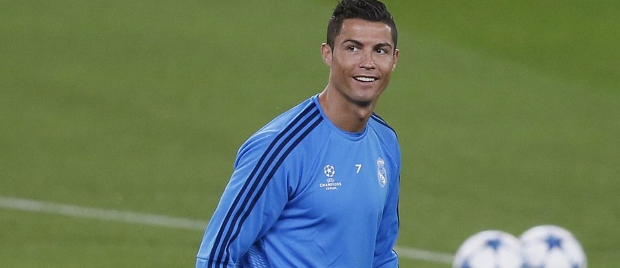Napastnik Realu Madryt Portugalczyk Cristiano Ronaldo po zakończeniu sezonu podejmie decyzję o swojej sportowej przyszłości. Możliwe, że zmieni klub - przyznał były prezes "Królewskich" Ramon Calderon.