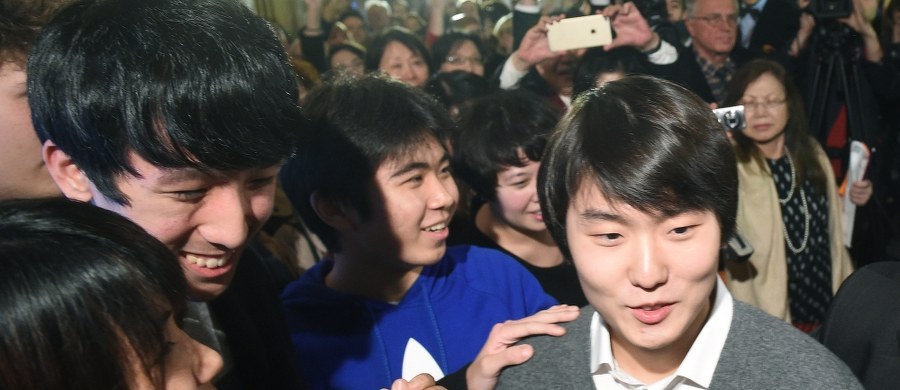 "Seong-Jin Cho wyróżnił się połączeniem dwóch elementów: perfekcji absolutnej, technicznej z wrażliwością muzyczną. Nie zagrał ani jednej obcej nuty, czysto od A do Z. Wykonanie nadawałoby się na płytę live bez żadnego montażu" - mówi o zwycięzcy Konkursu Chopinowskiego, gość programu "Danie do Myślenia" w RMF Classic pianista Paweł Kowalski. "Był wrażliwym i myślącym muzykiem" - dodaje. Pytany o innych uczestników odpowiada: "Nic im nie zabrakło, ale ktoś musiał zostać zwycięzcą". "Kiedyś w Konkursach Chopinowskich bywało tak, że od 2 etapu była jedna osoba, która bardzo wyraźnie wyróżniała się wobec innych. Tutaj do ostatniej sekundy nie było takiego przekazu i nie było takiej pewności" - mówi pianista.