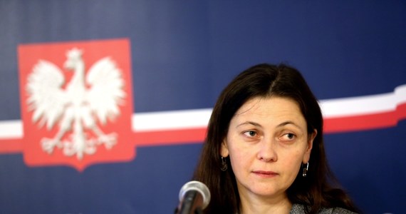 Pijana wiceminister sprawiedliwości Monika Zbrojewska, którą zatrzymano wczoraj w Łodzi, wyszła z izby wytrzeźwień po kilku godzinach, bo przestała stwarzać zagrożenie dla siebie i innych - dowiedziała się dziennikarka RMF FM Agnieszka Wyderka. Zastosowano wobec niej taką samą procedurę, jaką stosuje się wobec pijanych kierowców. 