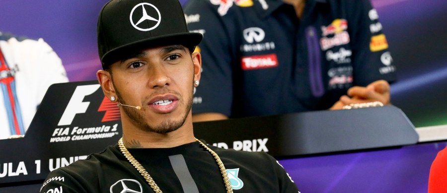 Lider mistrzostw świata Formuły 1 Lewis Hamilton z zespołu Mercedes GP był najszybszy na trzecim treningu przed wyścigiem o Grand Prix USA na torze w Austin. Drugi został anulowany z powodu aury. Brytyjczyk, który już w niedzielę może zdobyć drugi z rzędu, a trzeci w karierze tytuł, wyprzedził Niemców Sebastiana Vettela (Ferrari) i Nico Huelkenberga (Force India).