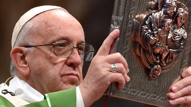 Papież Franciszek powiedział, że zakończony w Watykanie synod biskupów na temat rodziny był "trudny", ale wyraził też przekonanie, że przyniesie wiele owoców. Ojciec Święty modlił się o to, aby udało się zrealizować wskazania z obrad.
