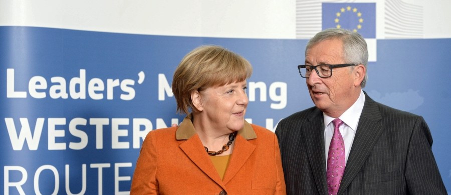 UE i jej sąsiedzi na Bałkanach Zachodnich podejmą starania, by spowolnić napływ migrantów przez ten region - poinformował szef Komisji Europejskiej Jean-Claude Juncker po zakończeniu miniszczytu w Brukseli na temat kryzysu migracyjnego. We wspólnym oświadczeniu podkreślono, że "polityka przepuszczania uchodźców bez poinformowania sąsiednich krajów jest nie do przyjęcia".