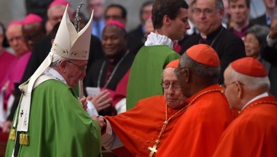 Sędziwy kardynał przewrócił się w bazylice. Papież odwiedził go w szpitalu
