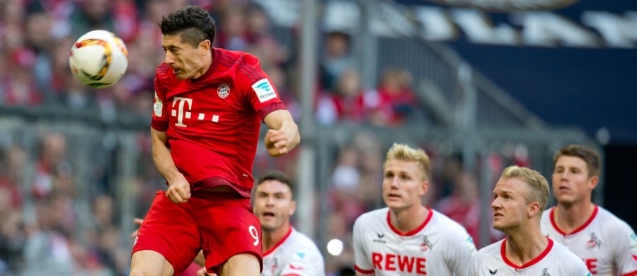 Piłkarz Bayernu Monachium Robert Lewandowski będzie miał we wtorek kolejną okazję pokonania bramkarza VfL Wolfsburg, któremu w ekstraklasie wbił pięć bramek w dziewięć minut. Gospodarzem spotkania 2. rundy Pucharu Niemiec będą broniące trofeum "Wilki".