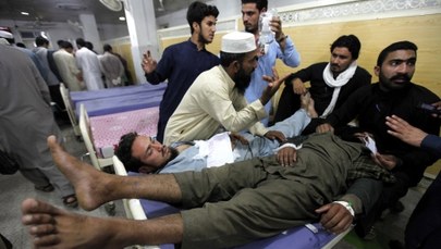 Ponad 100 ofiar trzęsienia ziemi w Pakistanie 