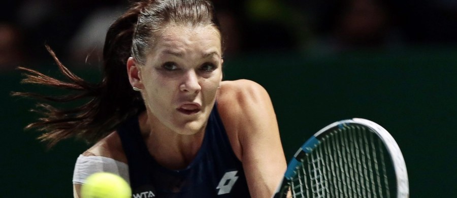 Agnieszka Radwańska przyznała, że w drugim meczu grupowym w turnieju WTA Finals, podobnie jak we wcześniejszym, brakowało jej momentami koncentracji. "Powinnam była wygrać pierwszego seta" - zaznaczyła polska tenisistka po porażce z Włoszką Flavią Pennettą.