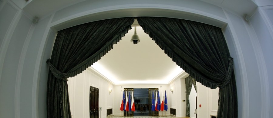 Po niedzielnych wyborach wśród 460 posłów i 100 senatorów znaleźli się również ludzie kultury. Z listy Komitetu Wyborczy Nowoczesna Ryszarda Petru startował Krzysztof Mieszkowski. Kulturoznawca, krytyk teatralny, dziennikarz, ostatnio dyrektor Teatru Polskiego we Wrocławiu, założyciel i redaktor naczelny "Notatnika Teatralnego". Mieszkowski dostał 24 525 głosów.