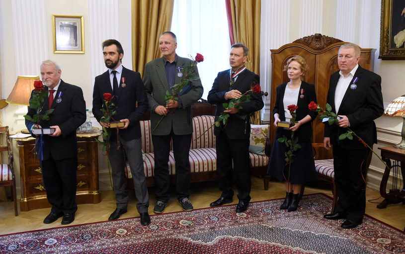 Sześcioro wybitnych artystów Teatru Narodowego, m.in. Jan Frycz, Waldemar Kownacki, Jacek Różański i Dominika Kluźniak odznaczonych zostało w środę przez minister kultury Małgorzatę Omilanowską medalami Zasłużony Kulturze Gloria Artis.