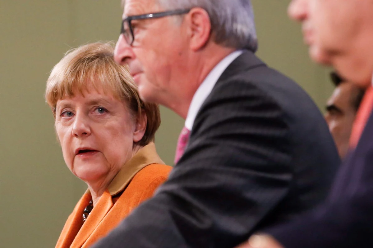 ​Oficjalnie po niedzielnych wyborach parlamentarnych nic się nie zmienia w relacjach Polski z Brukselą. Jednak nieoficjalnie urzędnicy Komisji Europejskiej przyznają, że nowa ekipa jest na cenzurowanym.