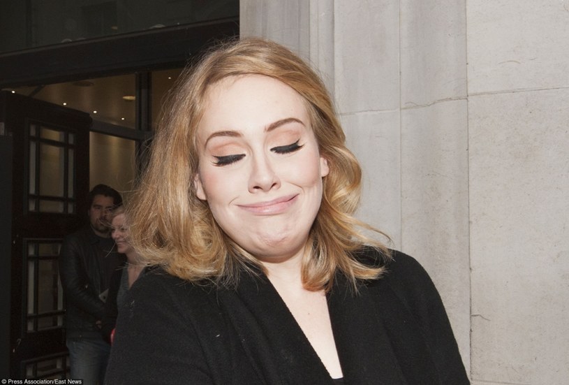 Szykująca się do premiery nowej płyty "25", Adele udzieliła pierwszego wywiadu od trzech lat. W dobie wszechobecnych mediów społecznościowych to rzadkość, jednak po wynikach nowego teledysku "Hello" widać, że takie dawkowanie przynosi imponujące skutki.